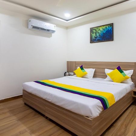 Itsy Hotels Krishna Residency, Govardhan Chauraha Mathura Exteriör bild